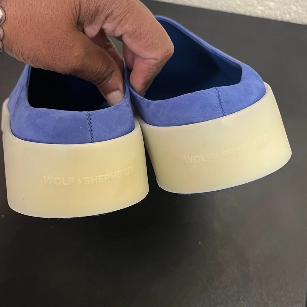 Wolf & Shepherd Royal blue slip on cruise Mules sz 41